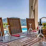 Vardia-amazing Seaviews With Heated Pool Vila *